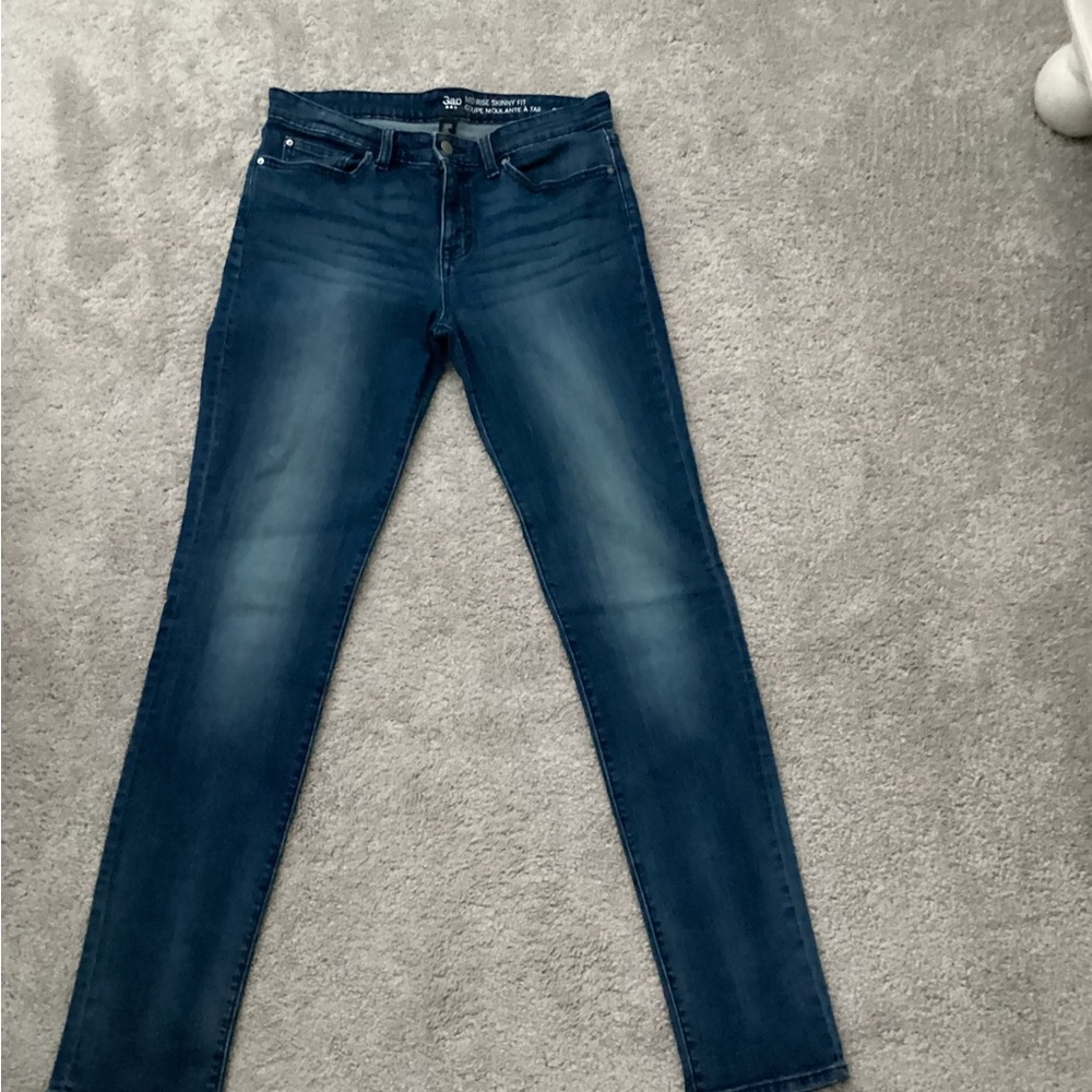 GAP Blue MidRise Skinny Fit Jeans with Classic Style….Size 8